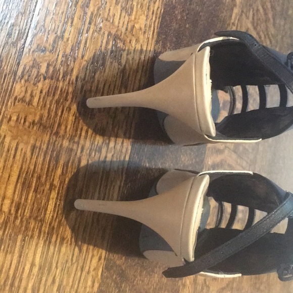 High heeled Narcisco Rodriguez designer shoes - Picture 3 of 3